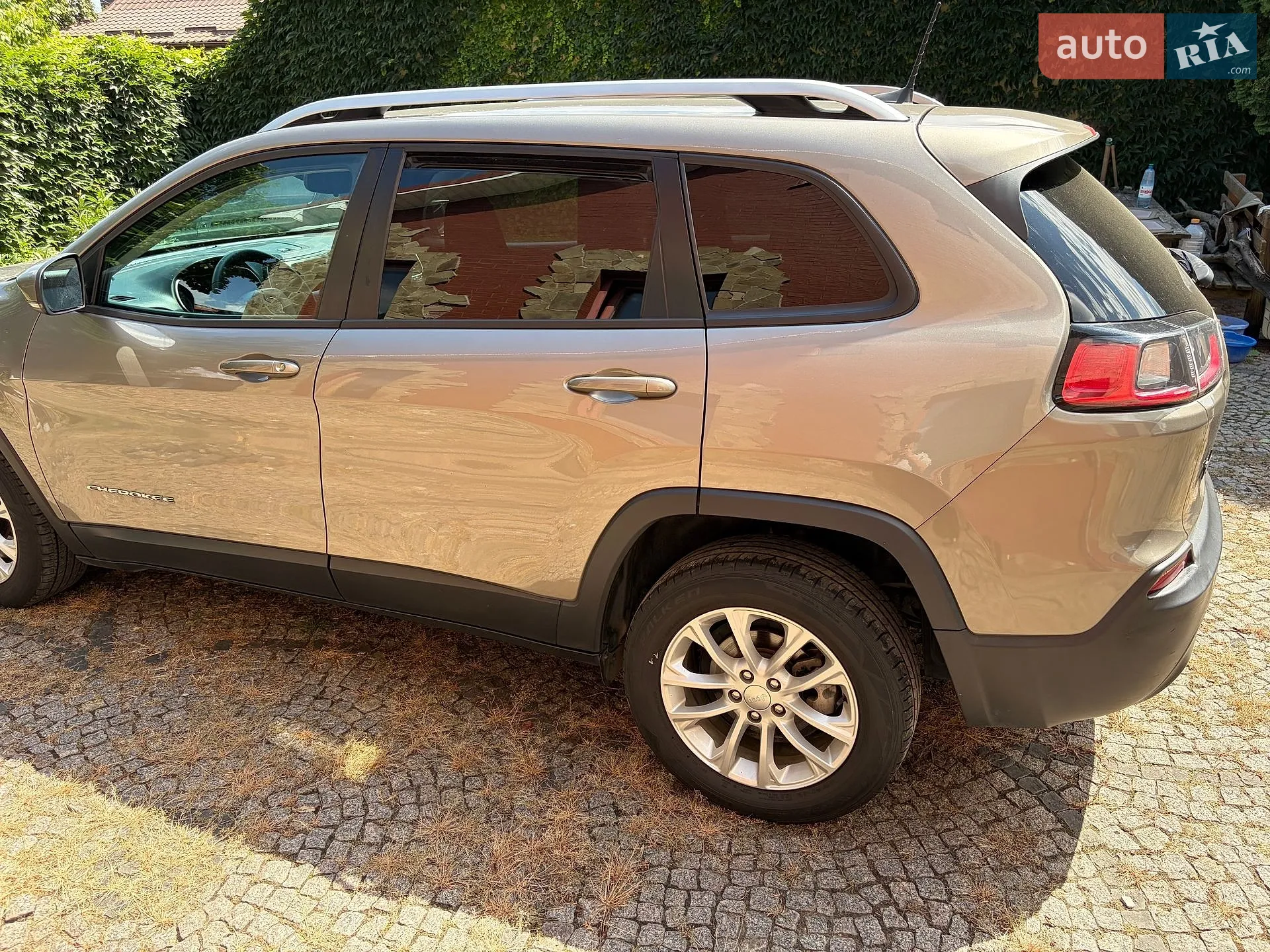 2020 Jeep Cherokee - мініатюра 12