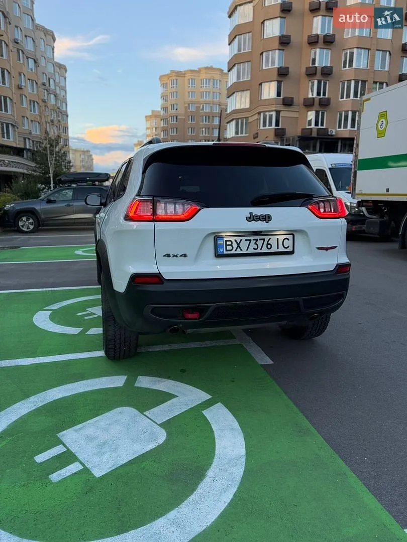 2020 Jeep Cherokee - мініатюра 4