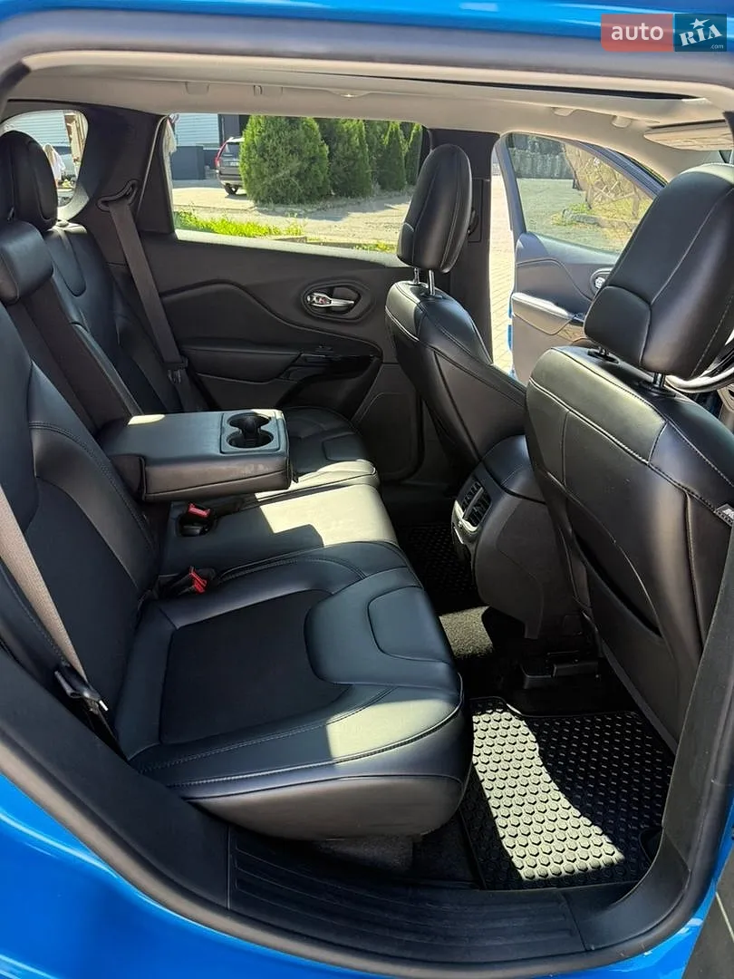 Jeep Cherokee 2019 VIN 1C4PJMLBXLD536919 фото оголошення 15 з 31