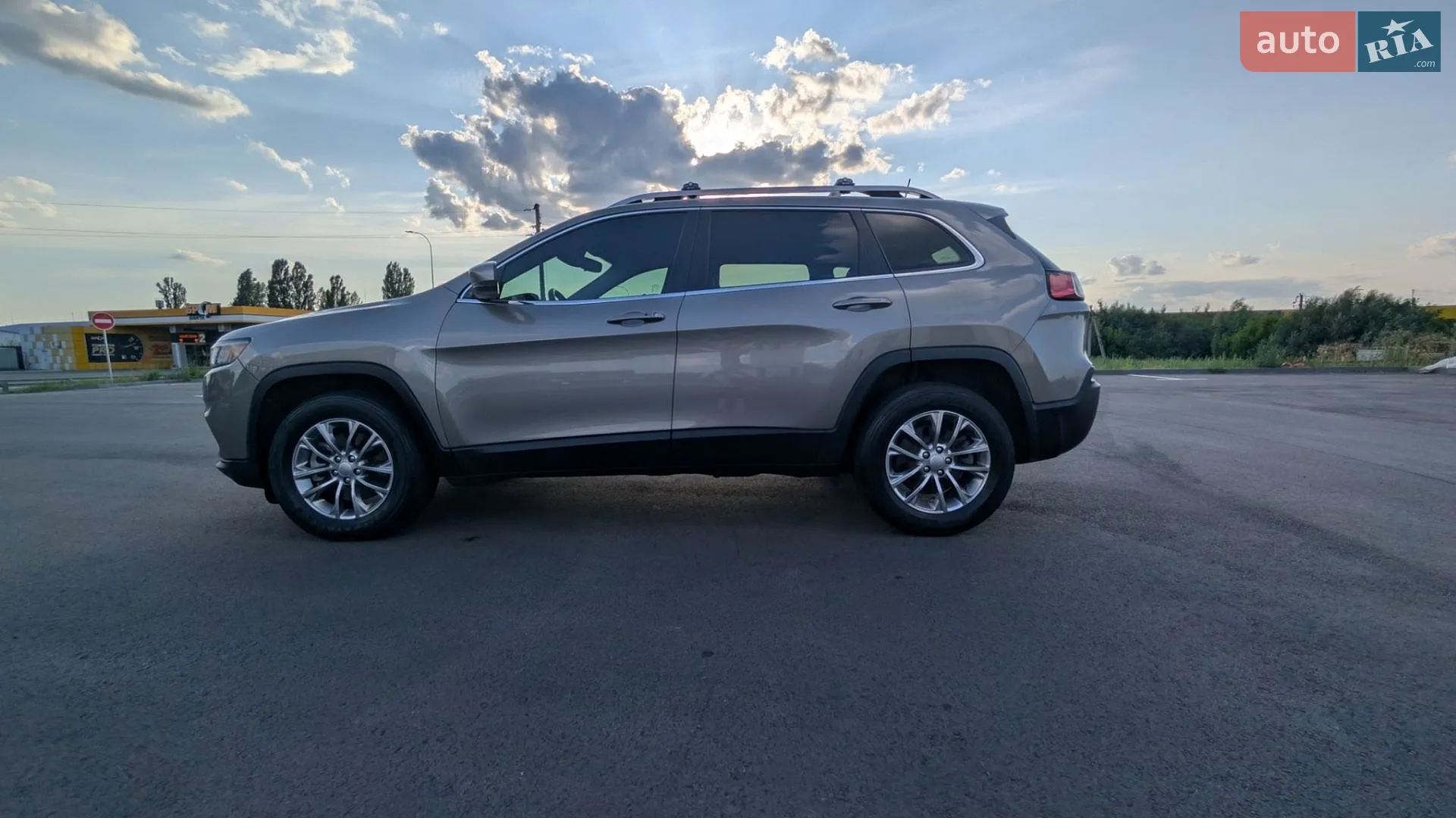 2020 Jeep Cherokee - мініатюра 11