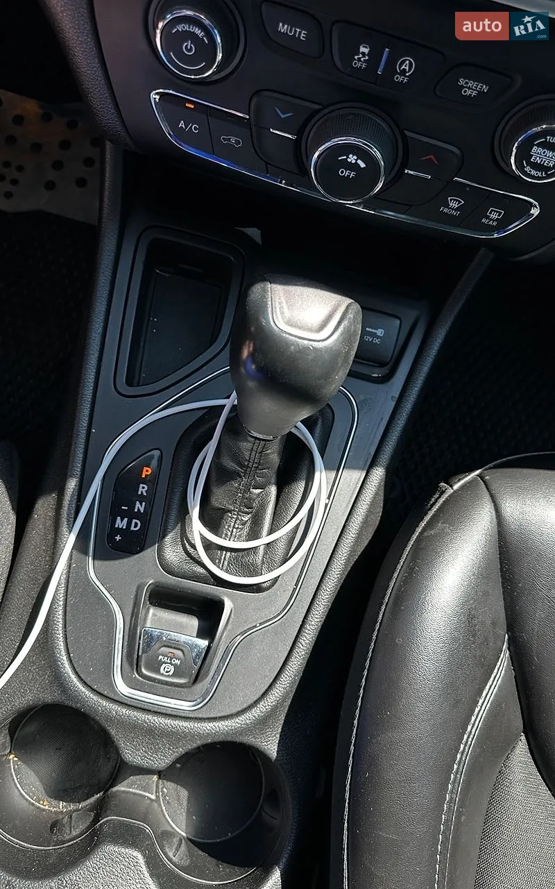 2019 Jeep Cherokee - мініатюра 16