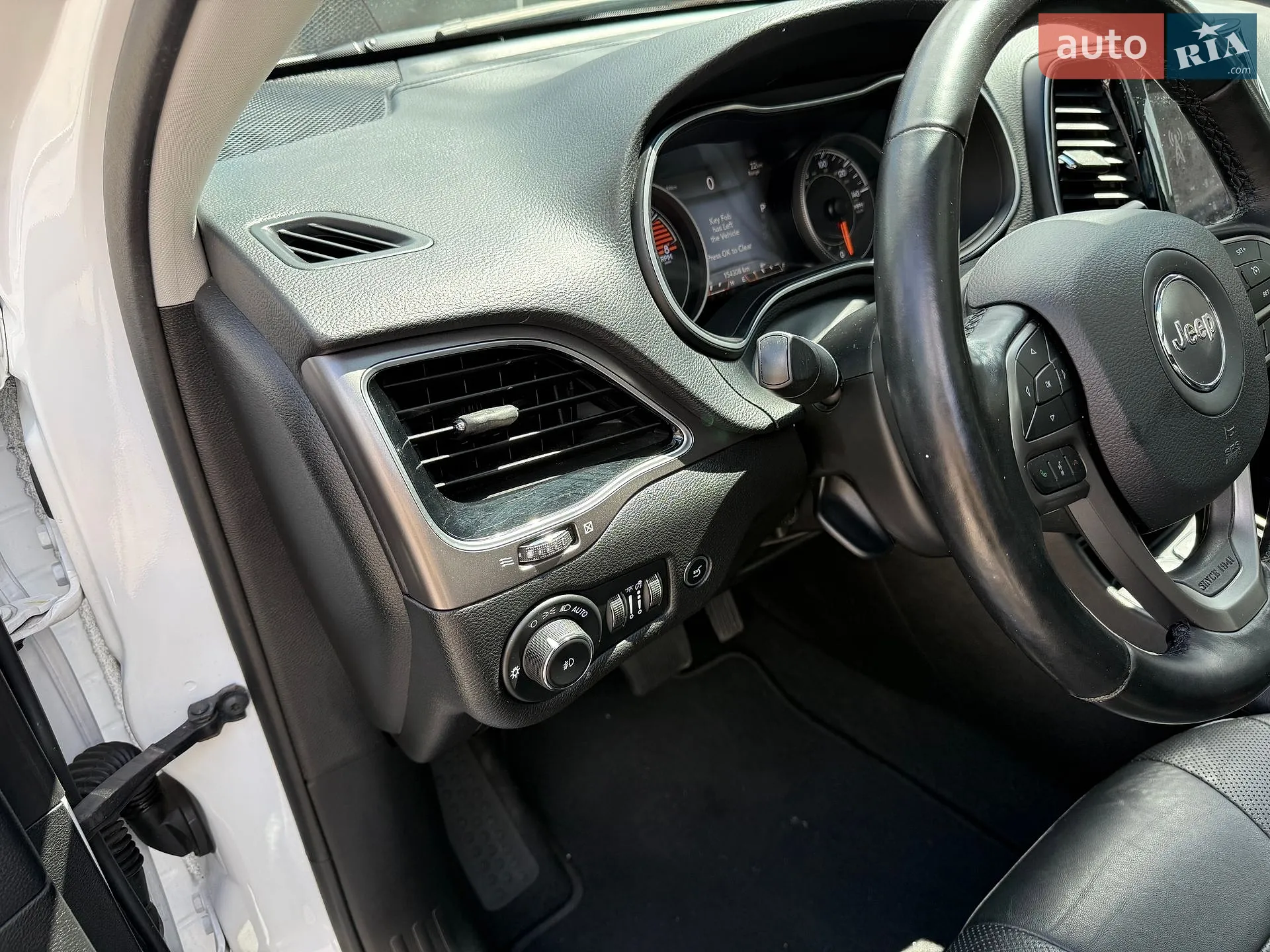 2020 Jeep Cherokee - мініатюра 26