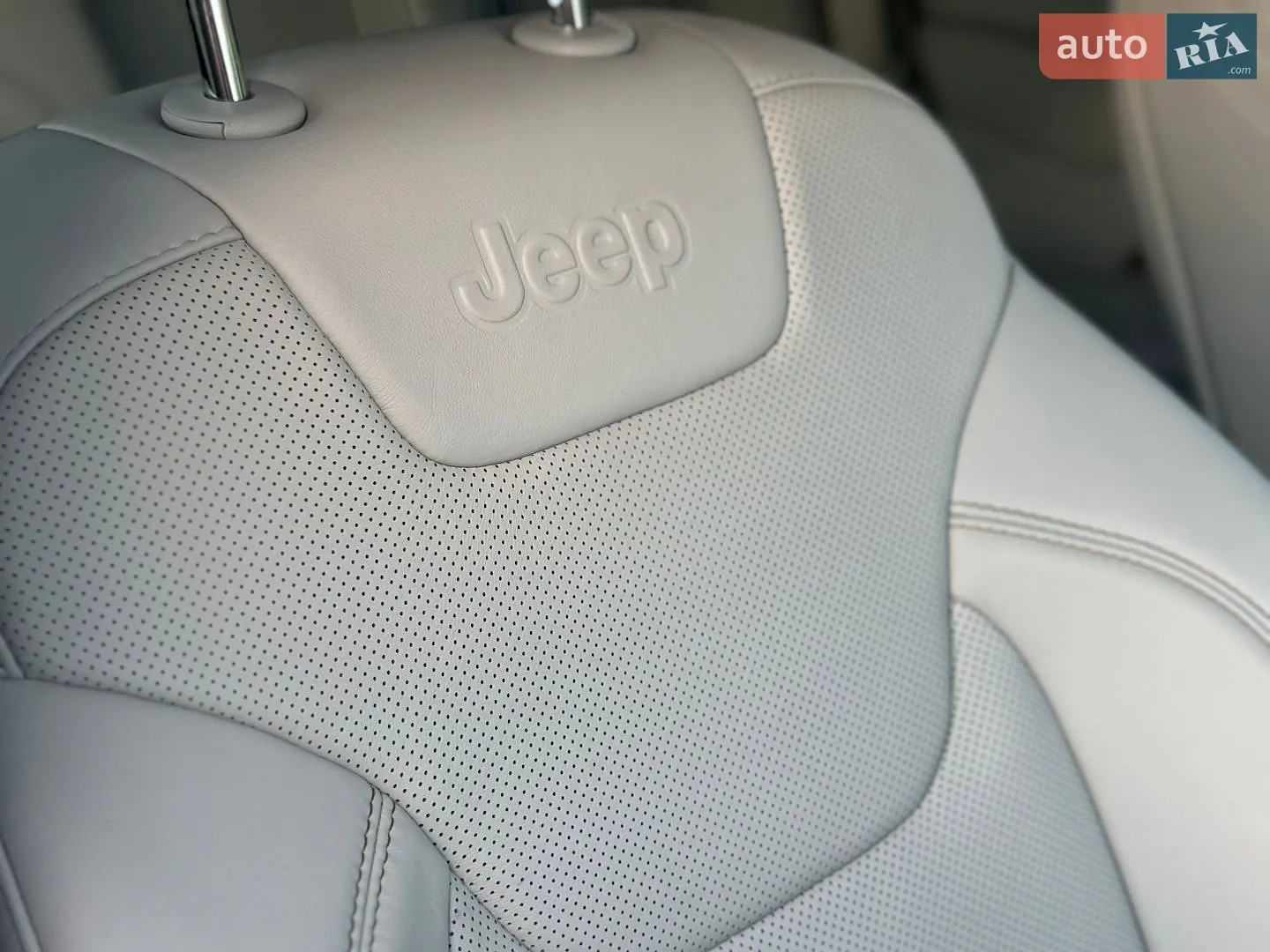 2022 Jeep Cherokee - мініатюра 27