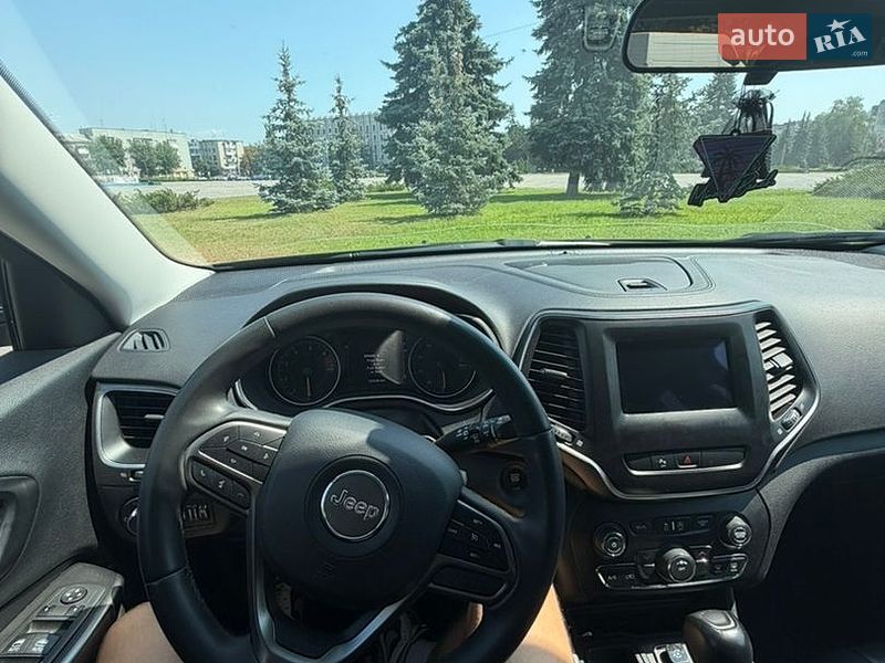 Внедорожник / Кроссовер Jeep Cherokee 2020 в Кременчуге