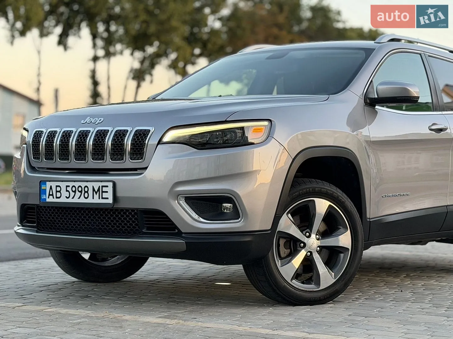 2019 Jeep Cherokee - мініатюра 2