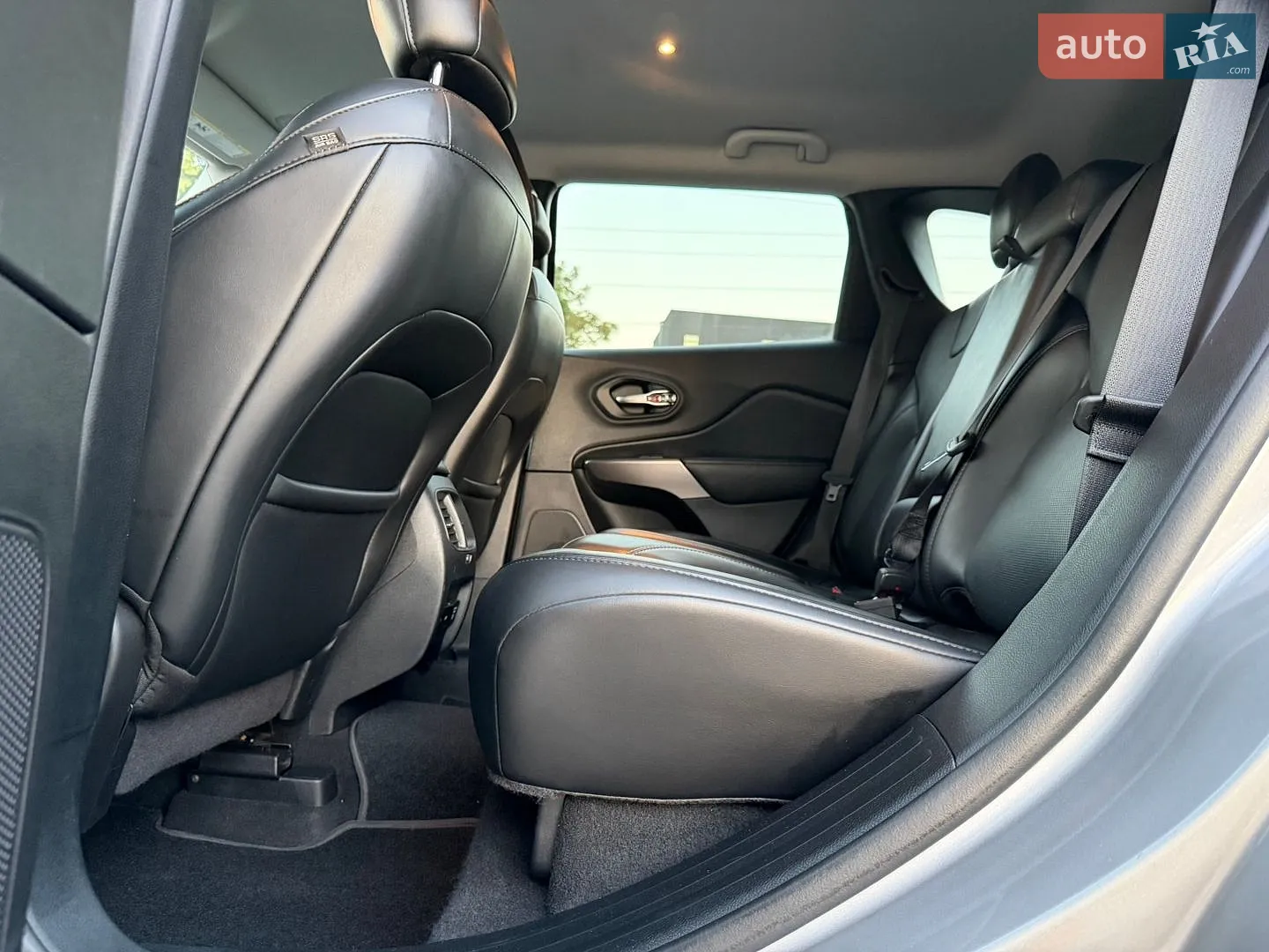 2019 Jeep Cherokee - мініатюра 53