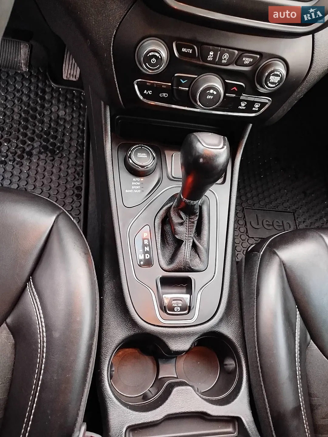 2022 Jeep Cherokee - мініатюра 15