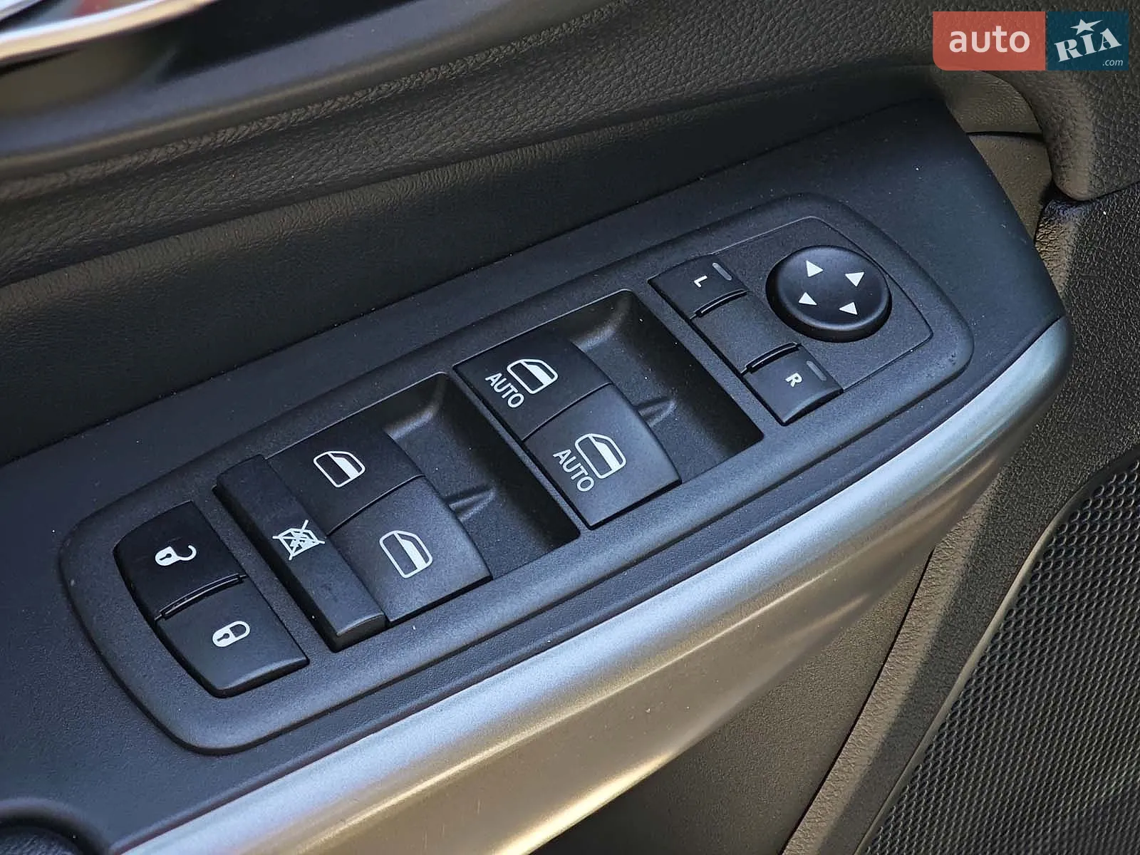 2022 Jeep Cherokee - мініатюра 28