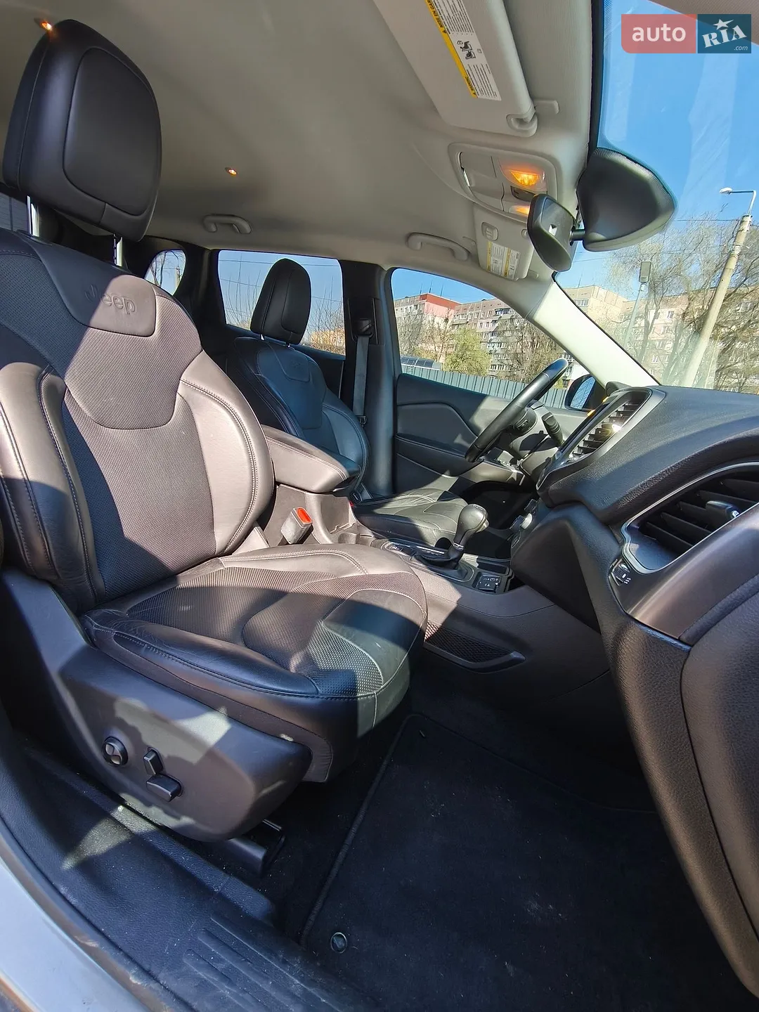 2020 Jeep Cherokee - мініатюра 11