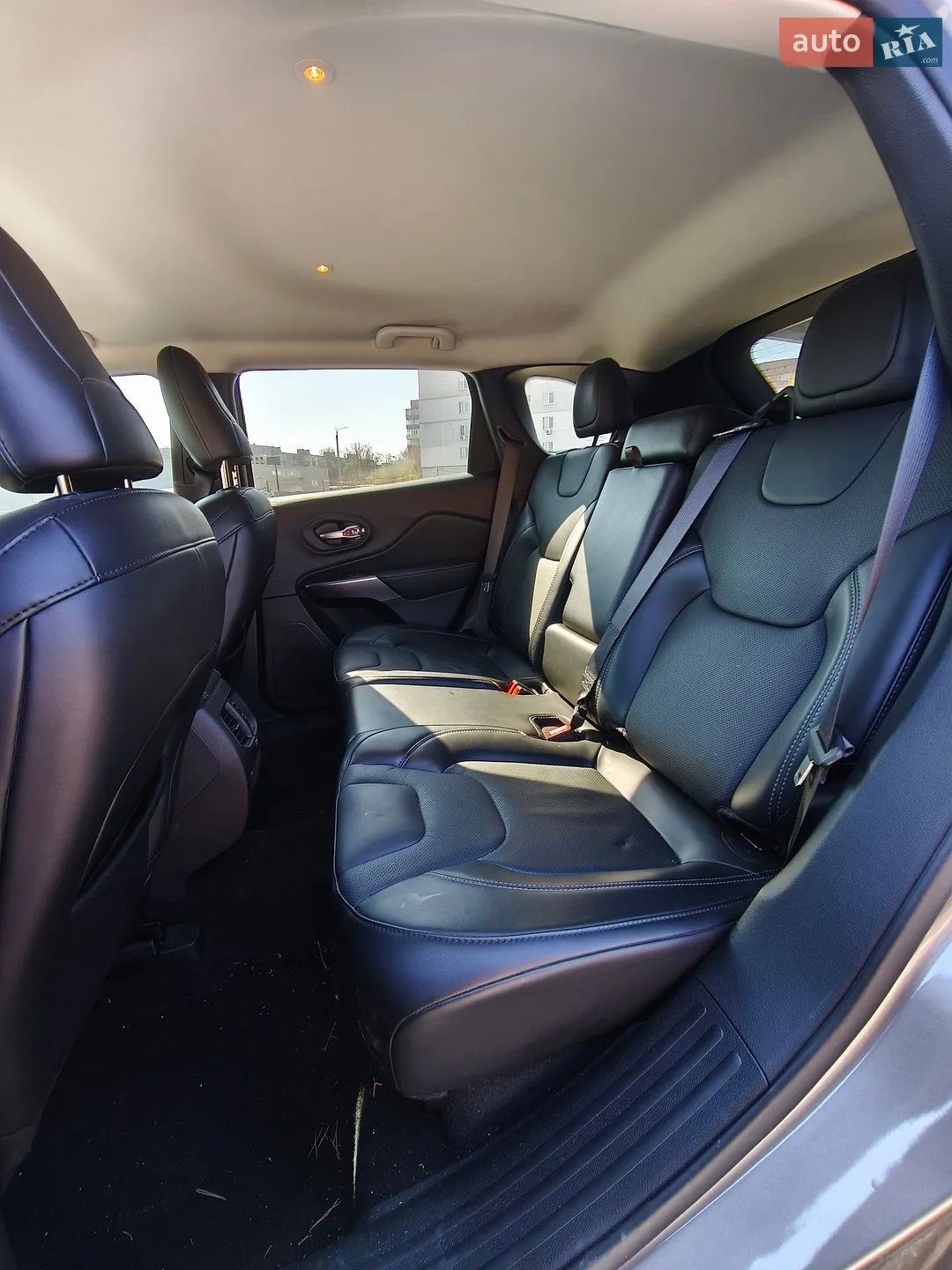 2020 Jeep Cherokee - мініатюра 6