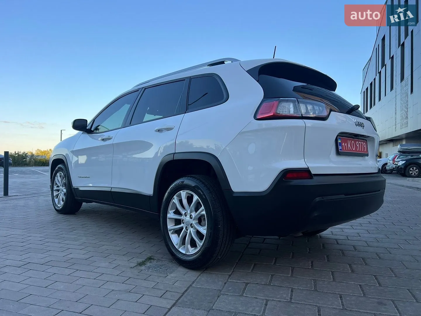 2020 Jeep Cherokee - мініатюра 5