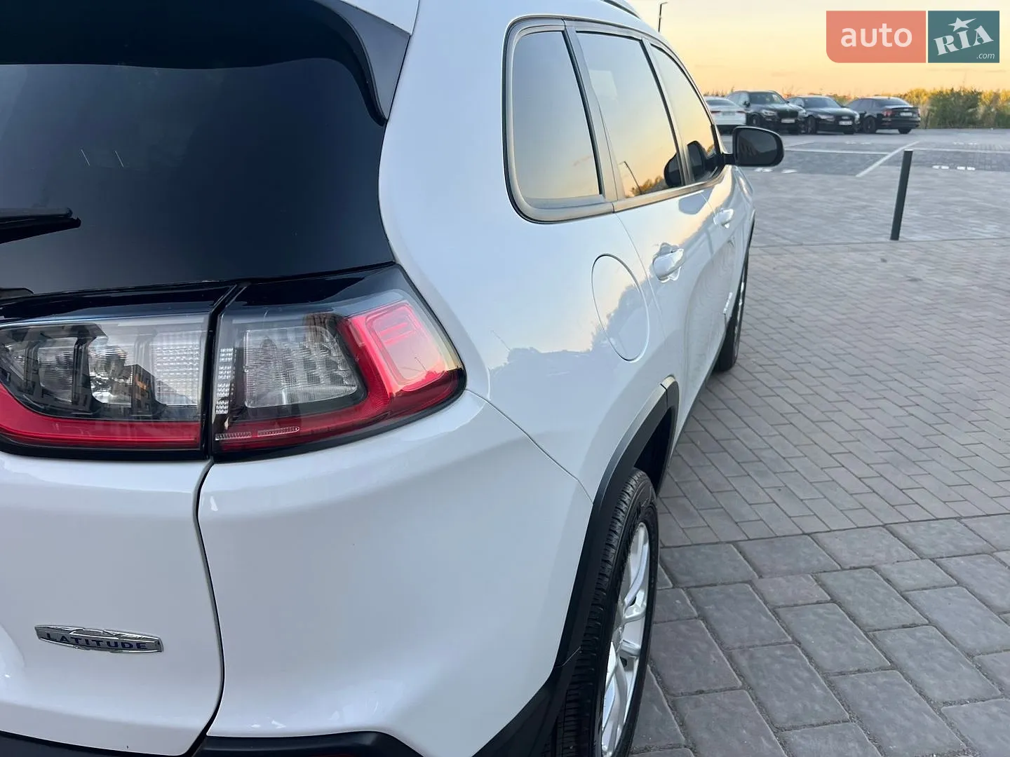 2020 Jeep Cherokee - мініатюра 31