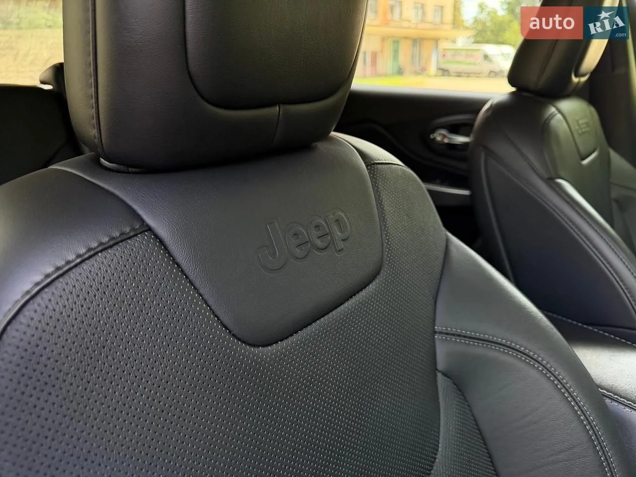 2019 Jeep Cherokee - мініатюра 31
