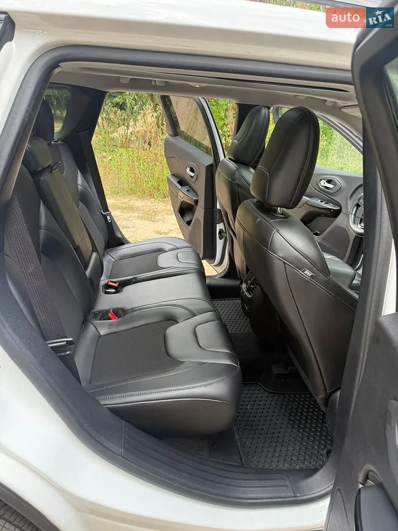 2019 Jeep Cherokee - мініатюра 11