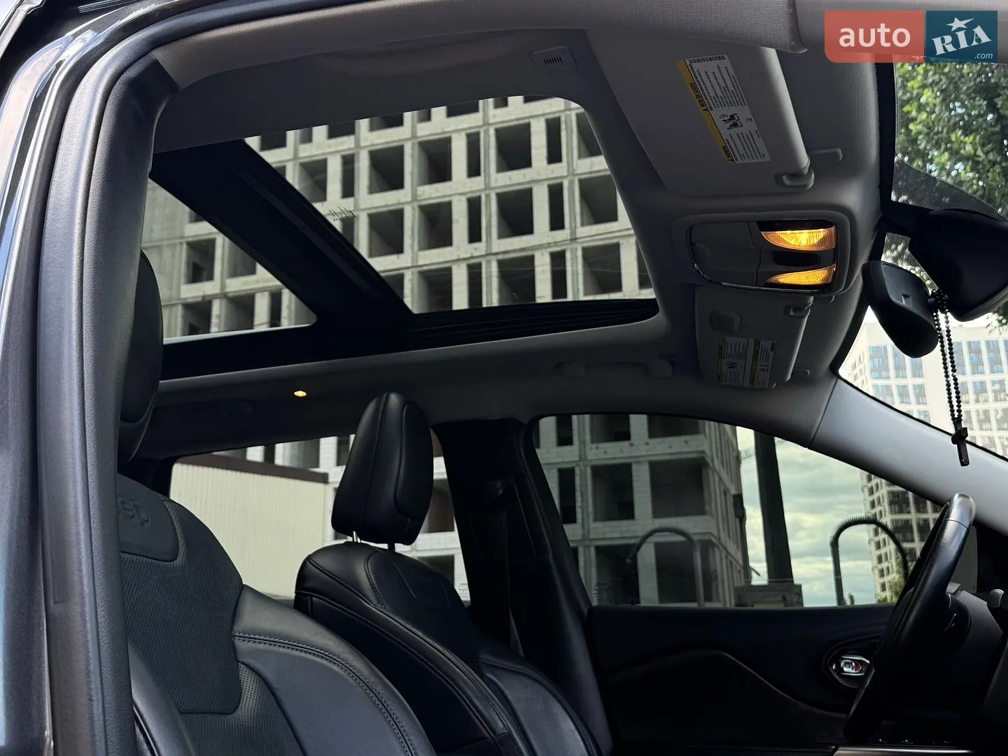2019 Jeep Cherokee - мініатюра 29