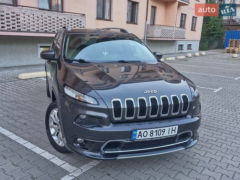 Внедорожник / Кроссовер Jeep Cherokee 2016 в Ужгороде