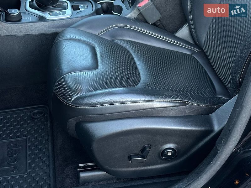 Внедорожник / Кроссовер Jeep Cherokee 2017 в Самборе