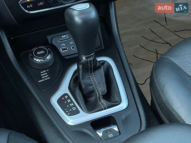 Внедорожник / Кроссовер Jeep Cherokee 2017 в Самборе