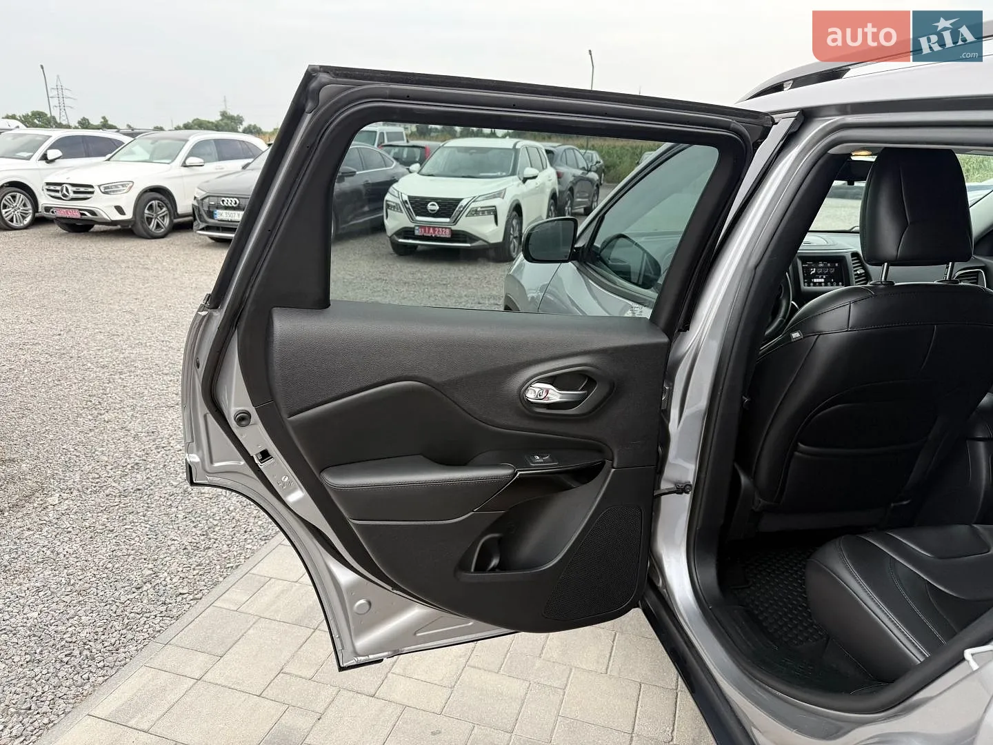 2019 Jeep Cherokee - мініатюра 16