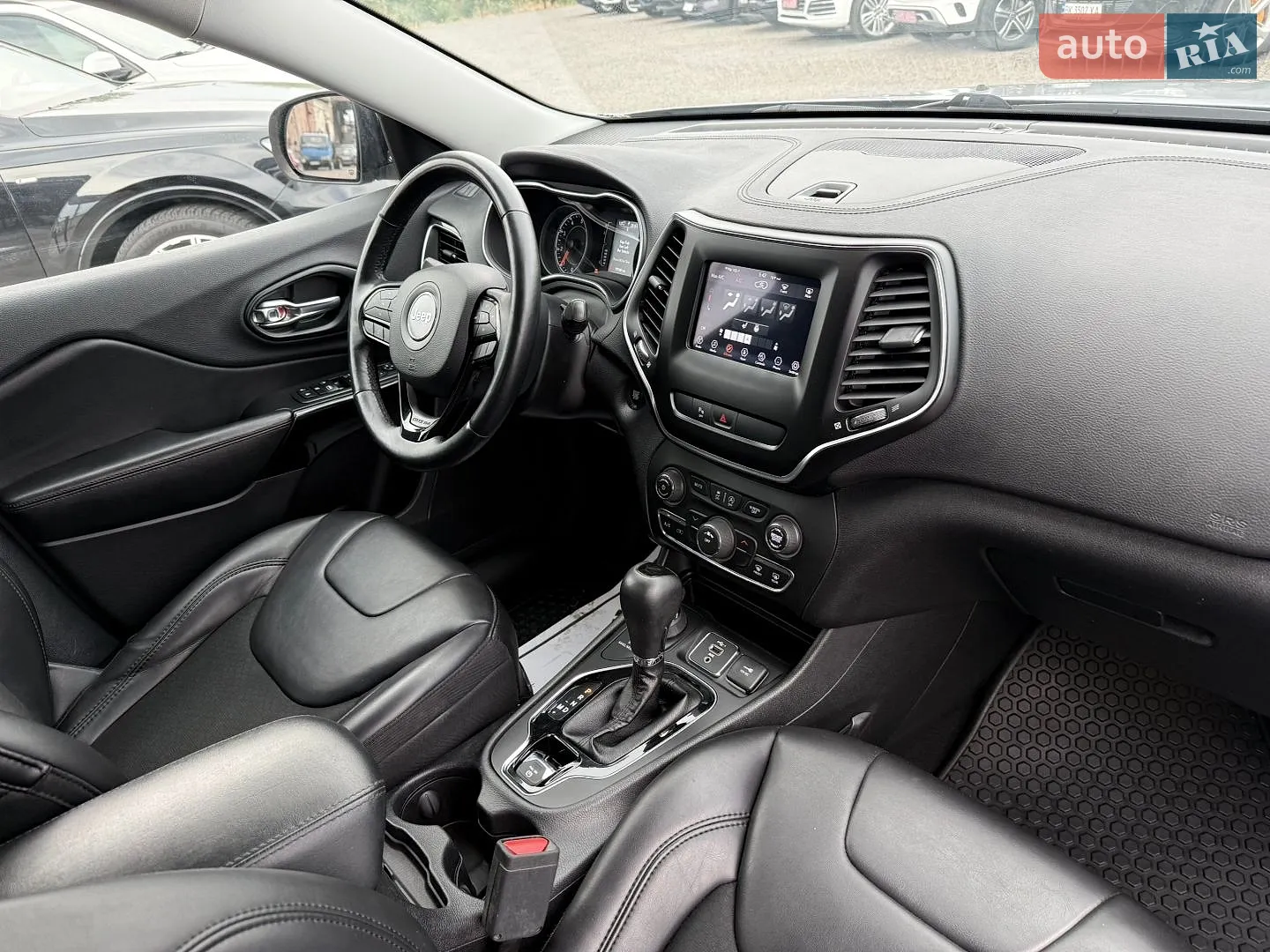2019 Jeep Cherokee - мініатюра 23