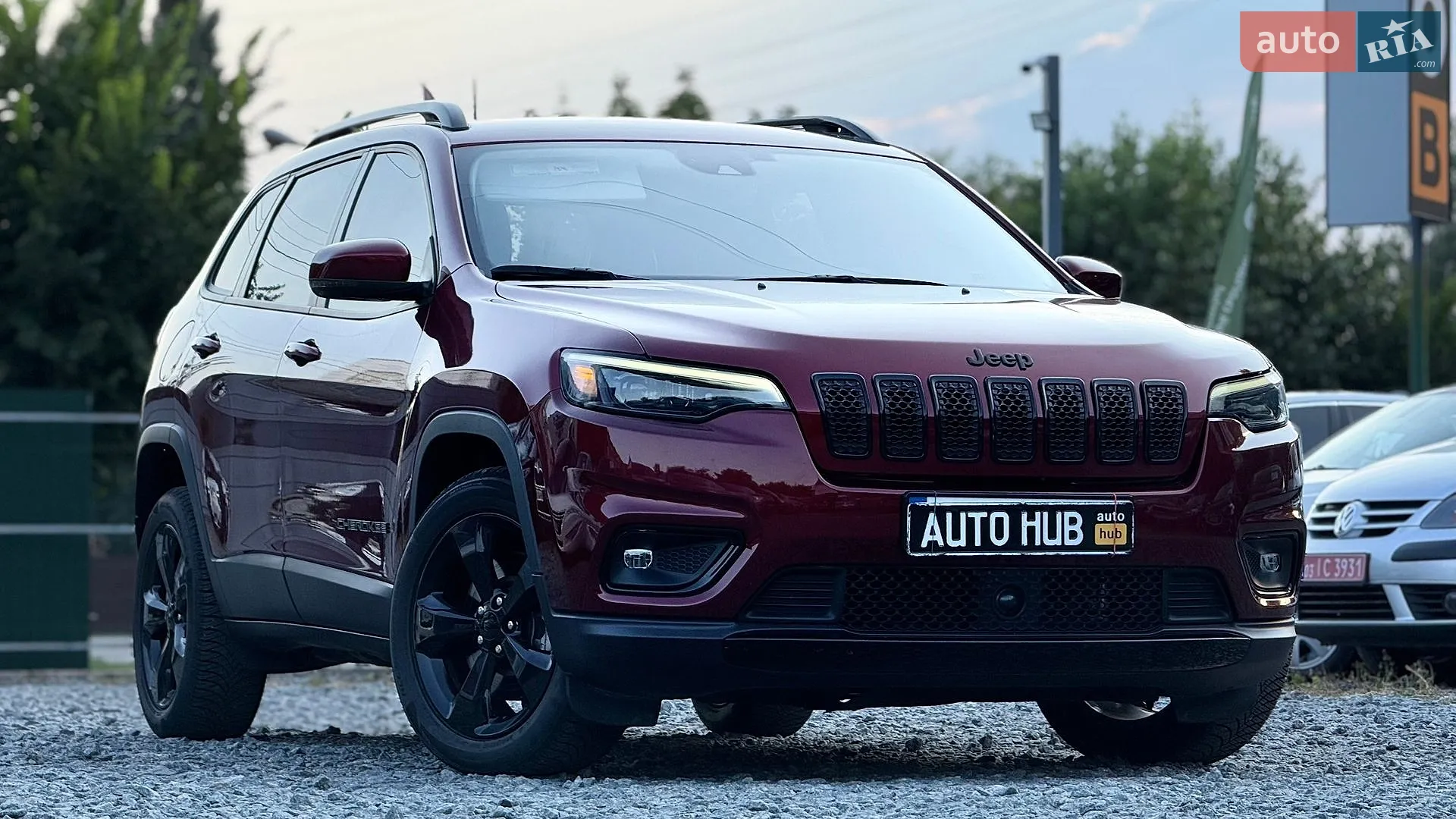 2020 Jeep Cherokee - фото 1