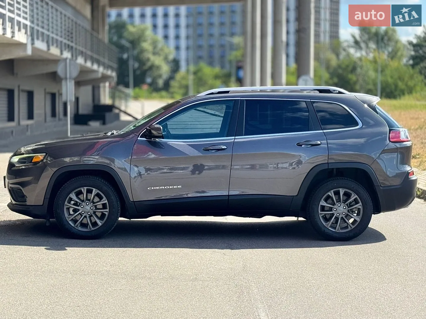 2021 Jeep Cherokee - мініатюра 3