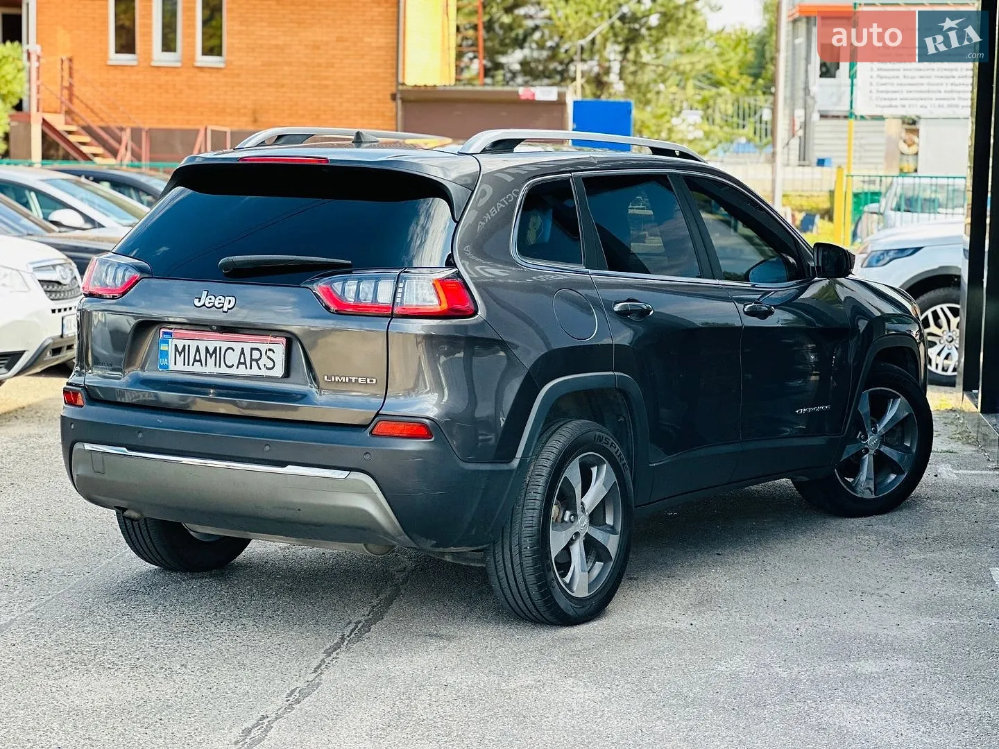 2019 Jeep Cherokee - мініатюра 2