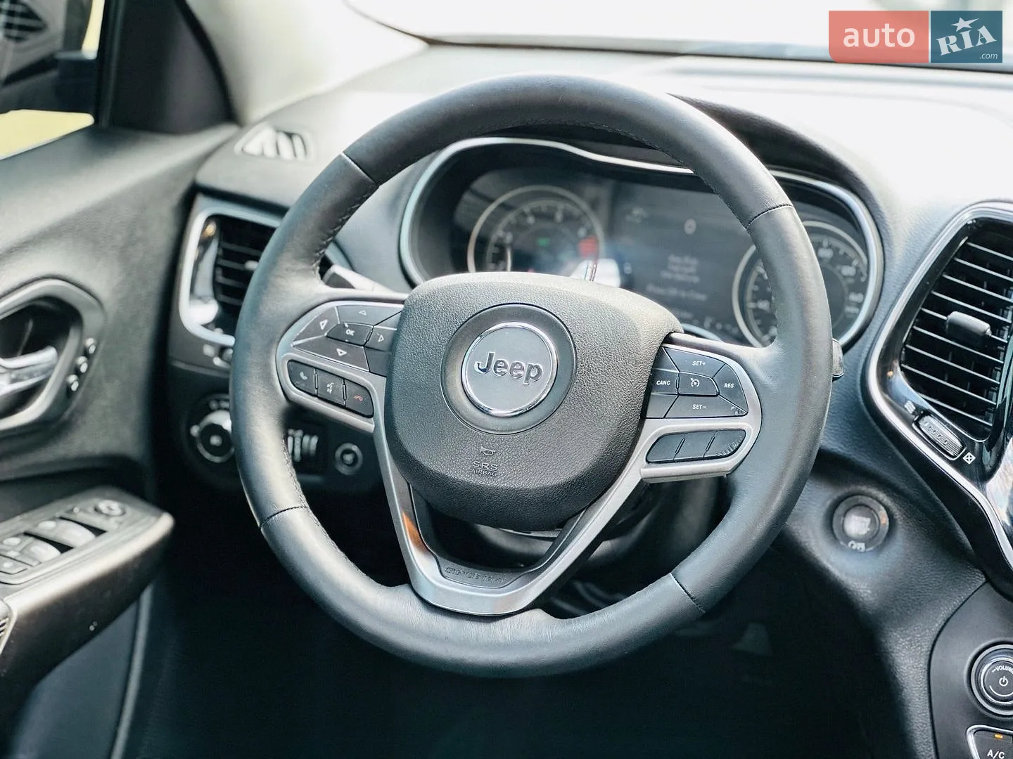 2019 Jeep Cherokee - мініатюра 23