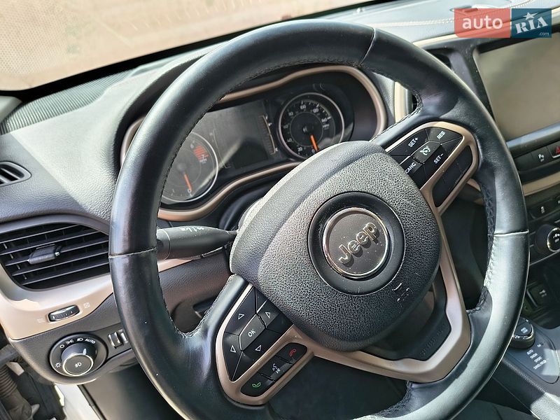 Внедорожник / Кроссовер Jeep Cherokee 2017 в Первомайске
