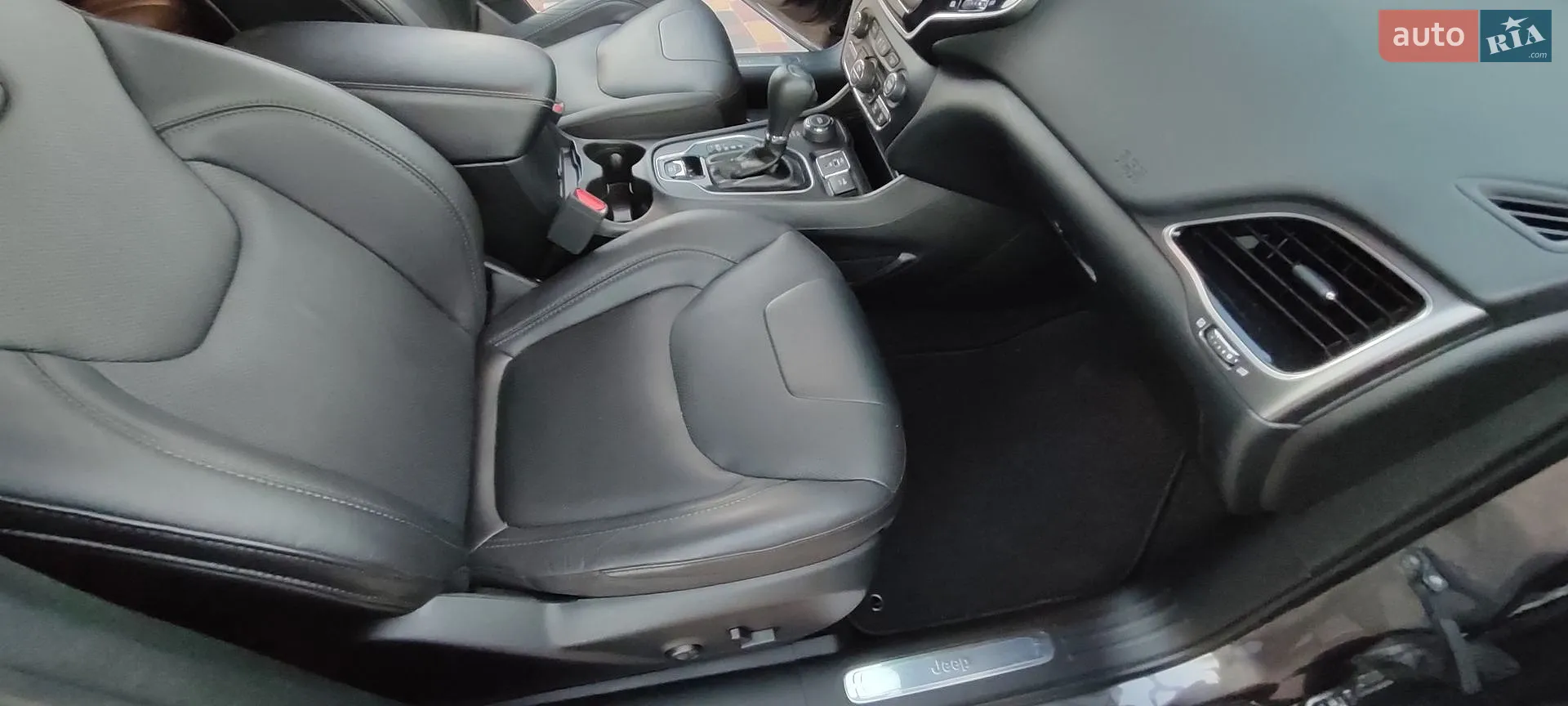 2019 Jeep Cherokee - мініатюра 9