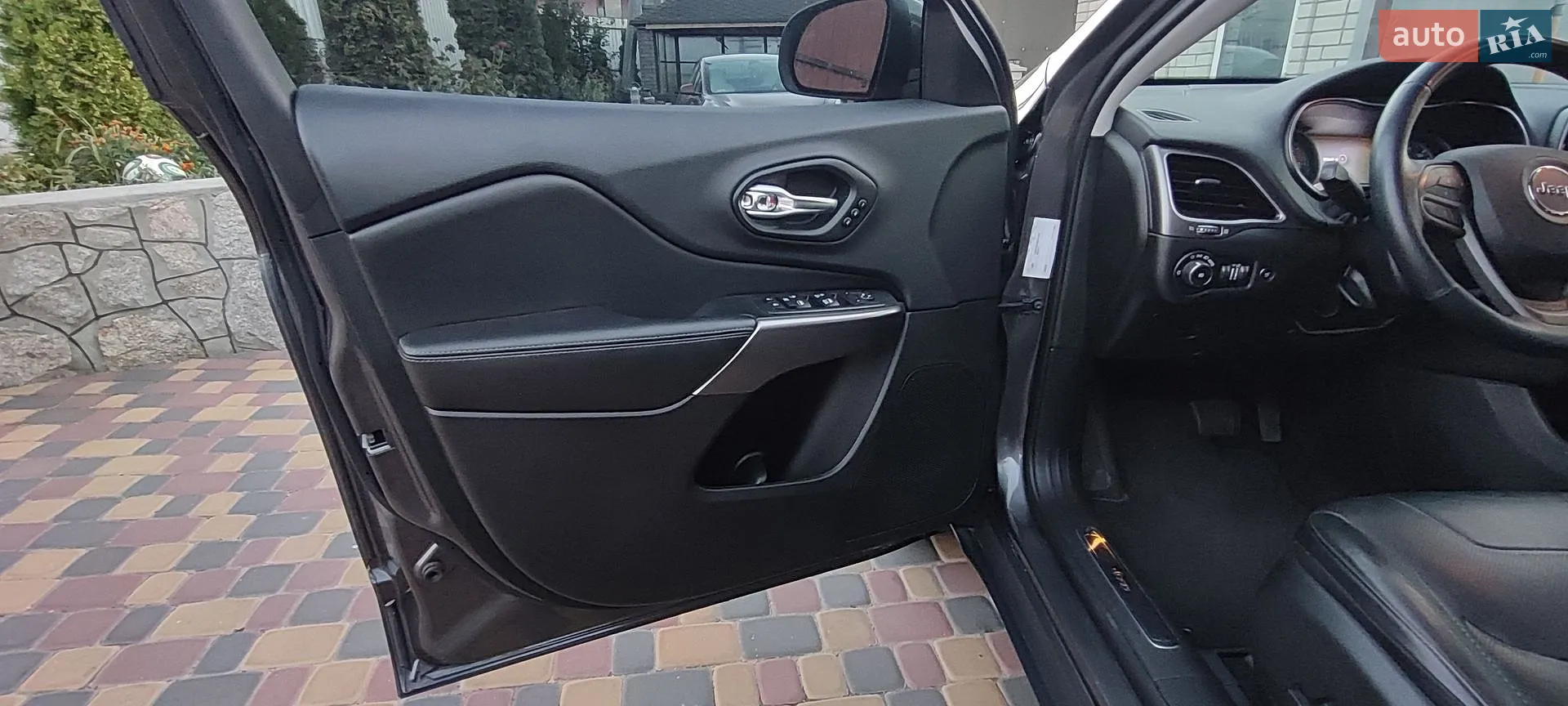 2019 Jeep Cherokee - мініатюра 11