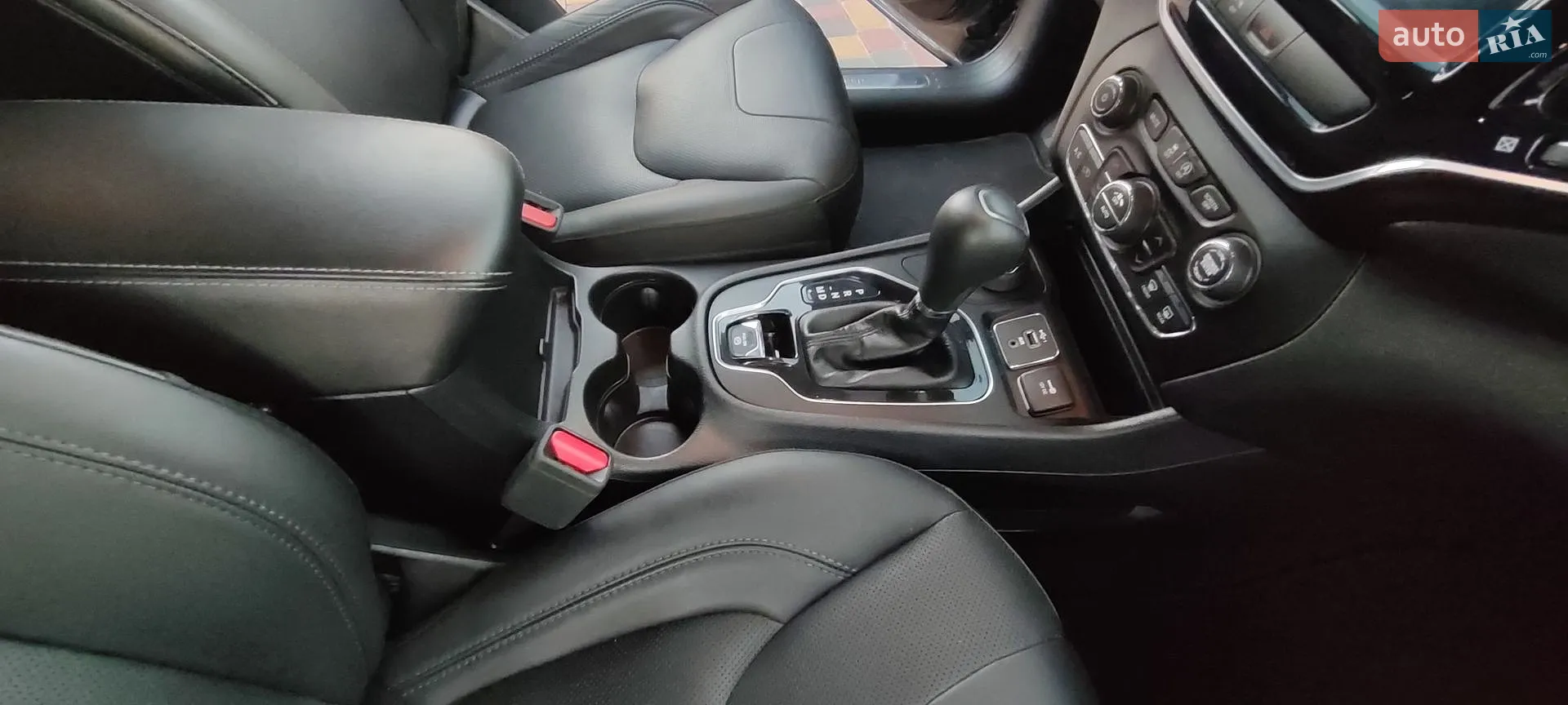 2019 Jeep Cherokee - мініатюра 16