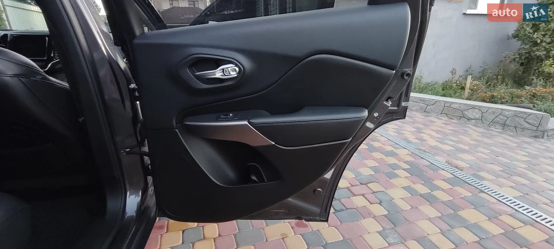 2019 Jeep Cherokee - мініатюра 23