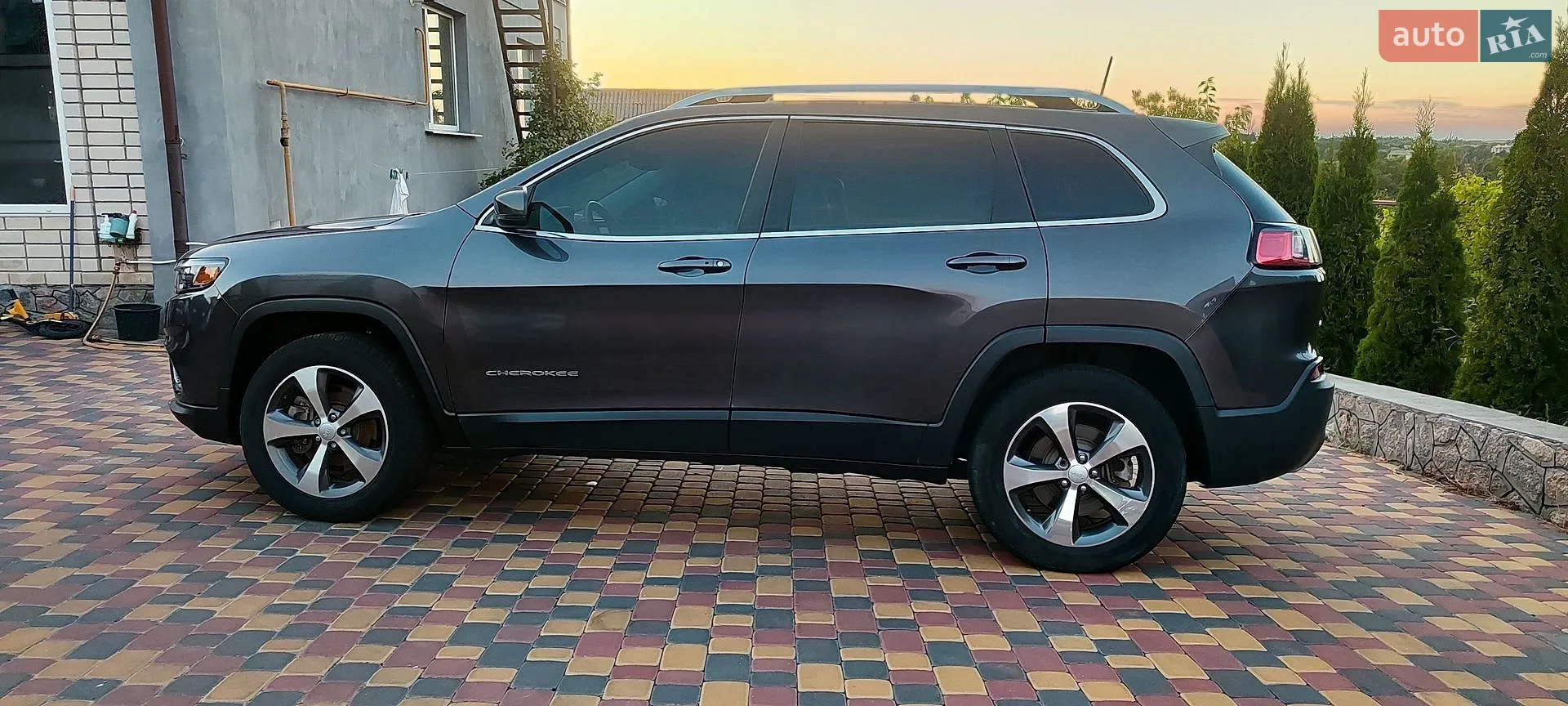 2019 Jeep Cherokee - мініатюра 22