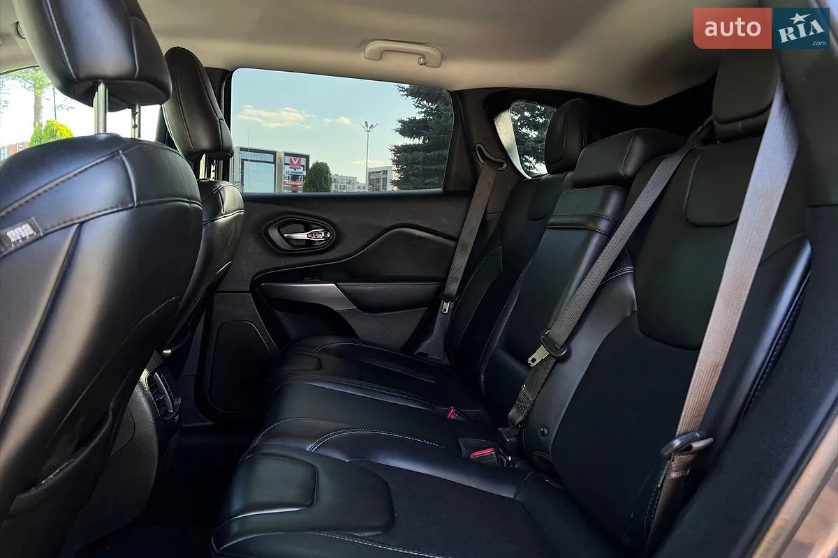 2019 Jeep Cherokee - мініатюра 22