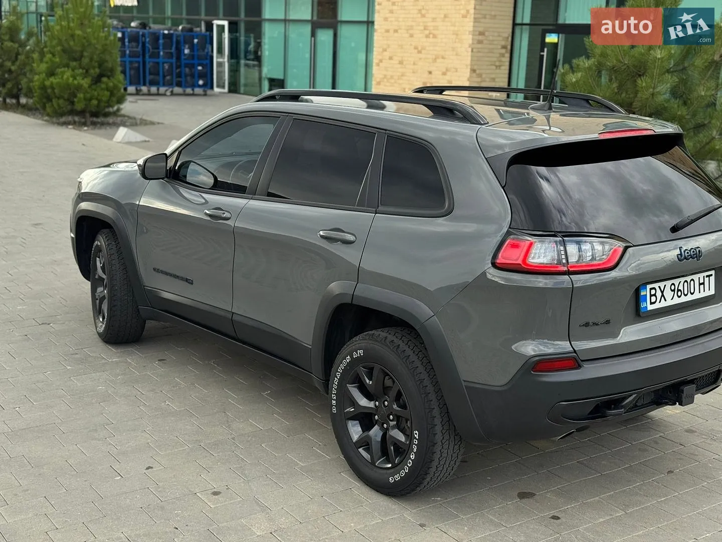 2020 Jeep Cherokee - мініатюра 4