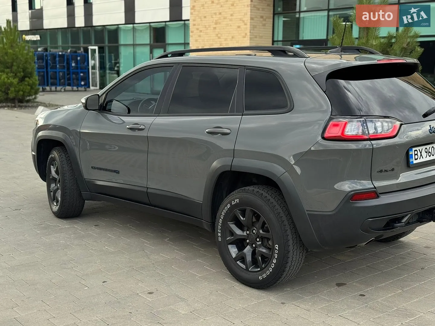 2020 Jeep Cherokee - мініатюра 7