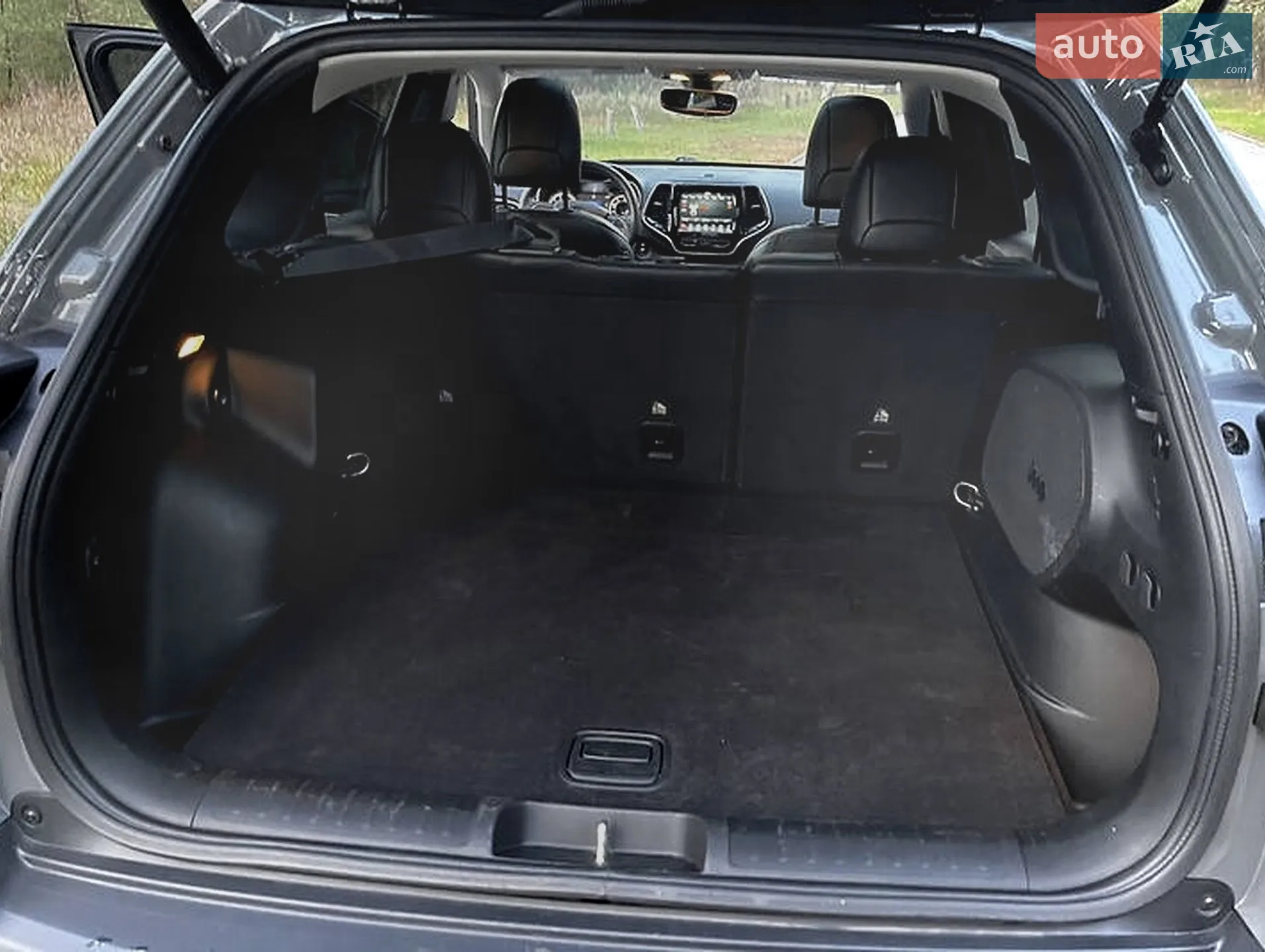 2019 Jeep Cherokee - мініатюра 12