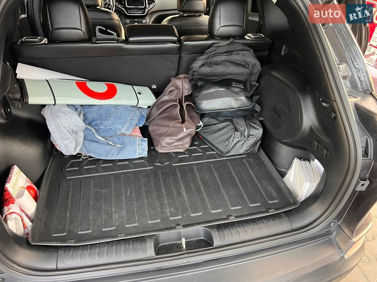2019 Jeep Cherokee - мініатюра 13