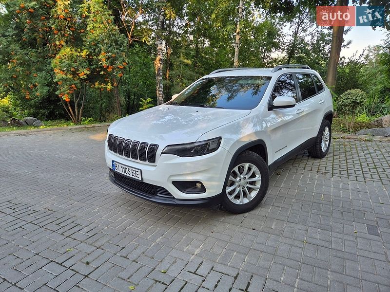 Jeep Cherokee, photos from the listing