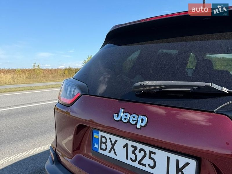 Внедорожник / Кроссовер Jeep Cherokee 2020 в Хмельницком