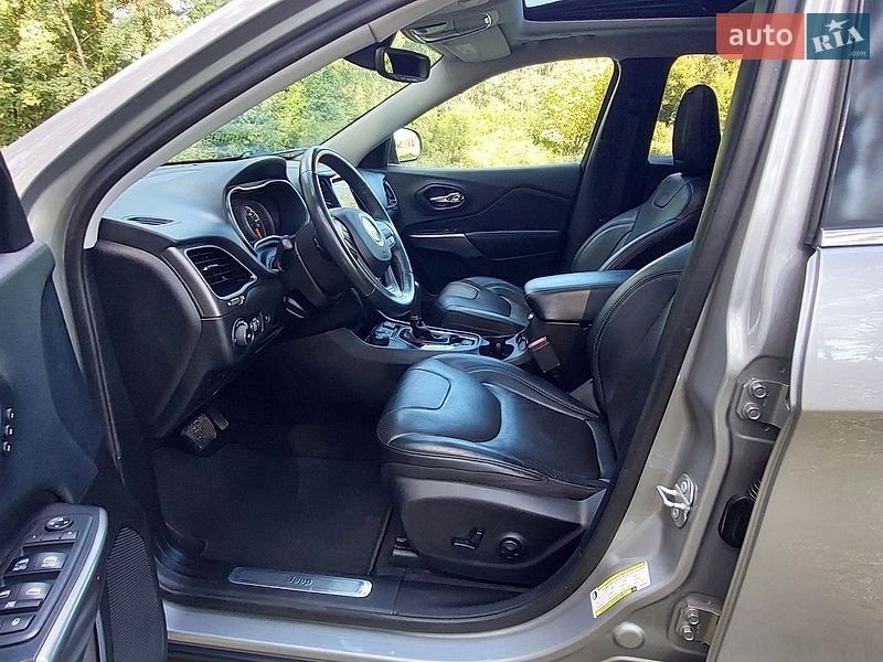 Позашляховик / Кросовер Jeep Cherokee 2019 в Дубні