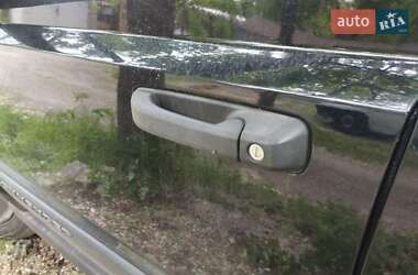 Внедорожник / Кроссовер Jeep Commander 2006 в 