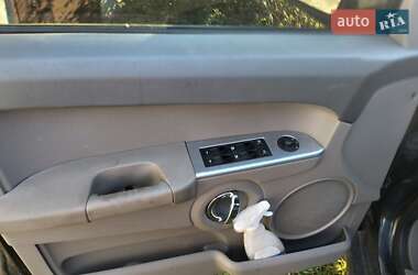 Внедорожник / Кроссовер Jeep Commander 2006 в 