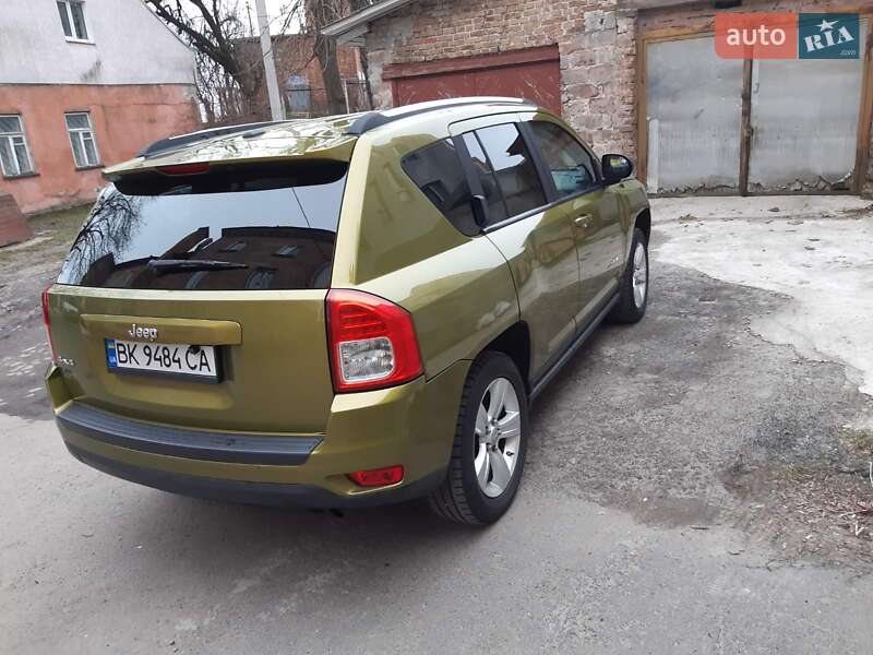 Внедорожник / Кроссовер Jeep Compass 2012 в Ровно