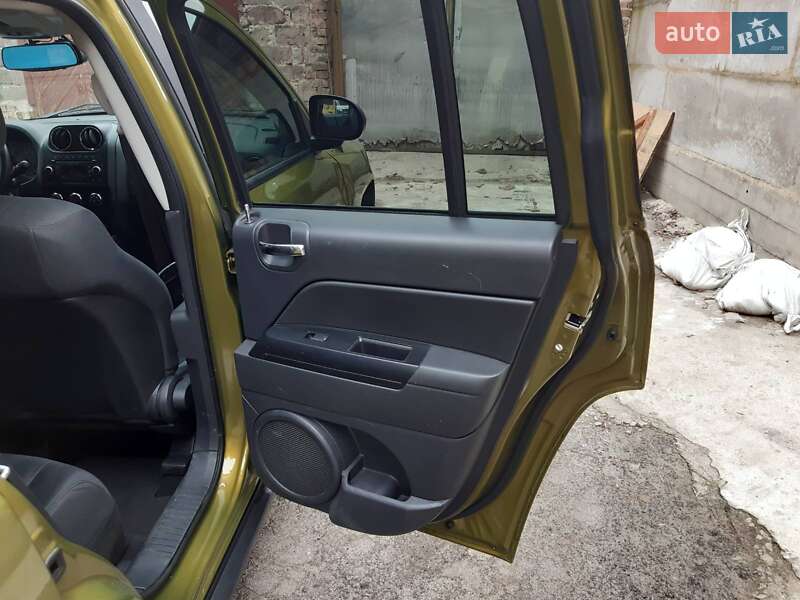 Внедорожник / Кроссовер Jeep Compass 2012 в Ровно
