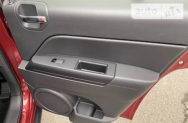 Позашляховик / Кросовер Jeep Compass 2013 в 