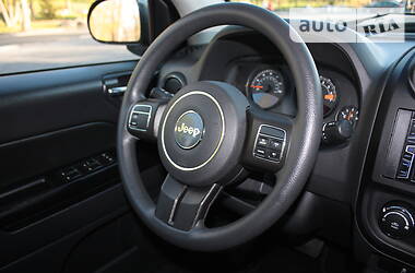 Позашляховик / Кросовер Jeep Compass 2015 в 