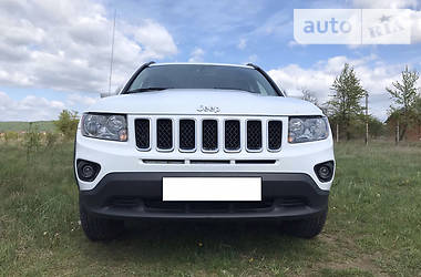 Позашляховик / Кросовер Jeep Compass 2014 в 