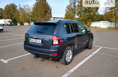 Внедорожник / Кроссовер Jeep Compass 2015 в Ровно